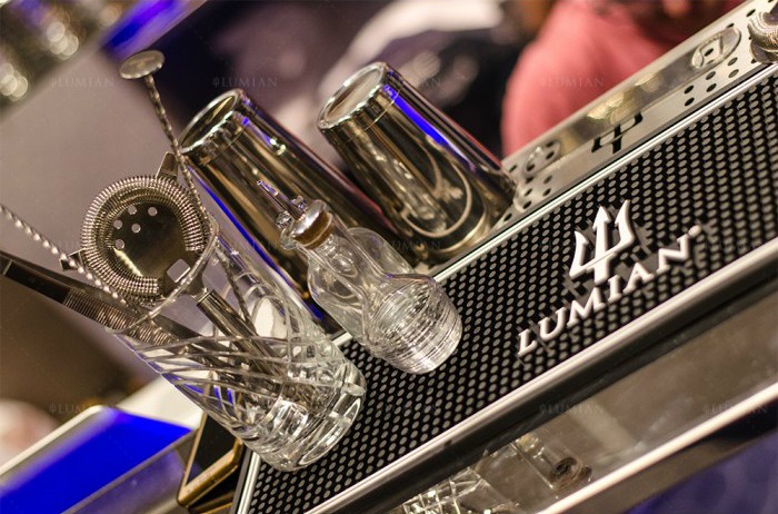 Passoire à cocktail Lumian inox à ressort et deux ergots – Image 7