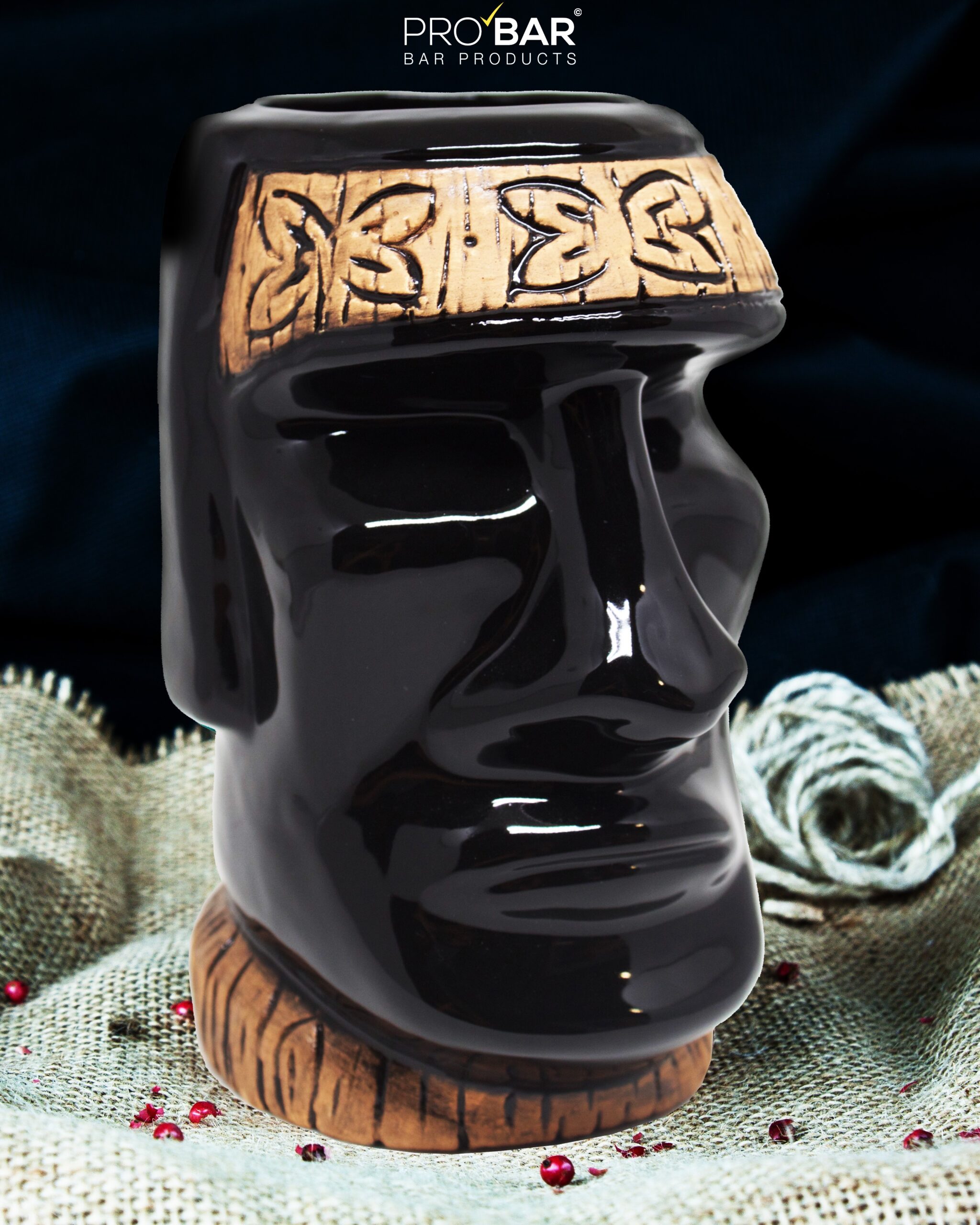 Mug tiki Moai noir en céramique peinte à la main – Image 2