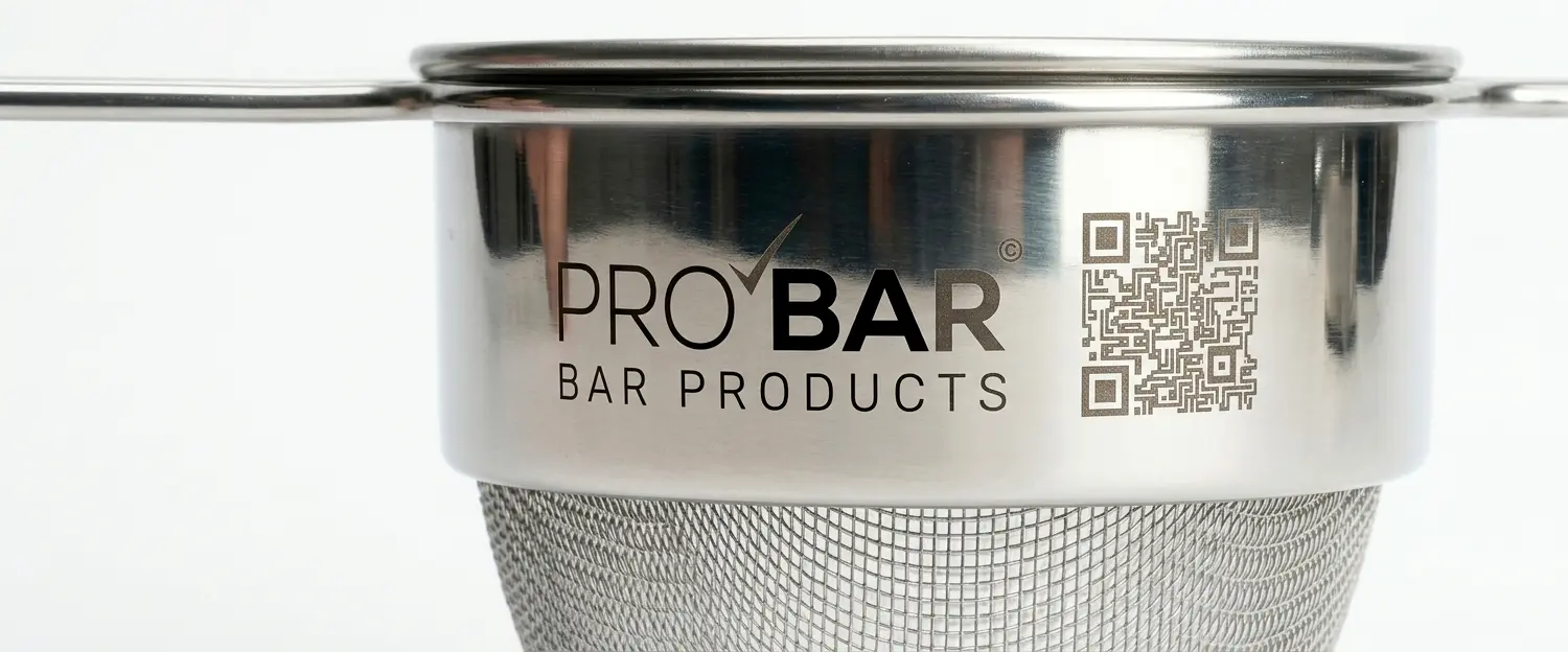 gravure laser Laser Mono : logo gravé sur un shaker en acier inoxydable